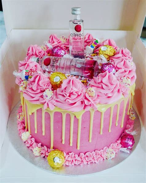 Myamii Cupcakes 🧁 💖 Birmingham on Instagram: “💖 Ciroc Beauty 🤤🤤🤤💖 # ...