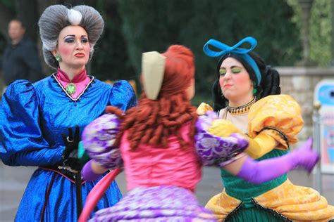 A Christmas Fantasy Parade: Lady Tremaine, Anastasia, Driz… | Flickr