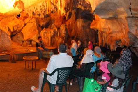 Canberra students explore Wee Jasper caves | AMUST