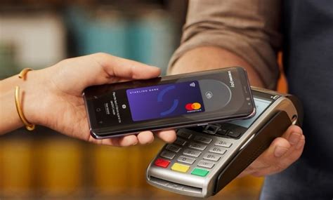 What is NFC & how to use it with your phone to make contactless payments | Samsung UK