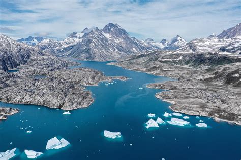 Mountains and icebergs in East Greenland! [OC] More on my IG: davidgodi. [5472x3648] : r/EarthPorn