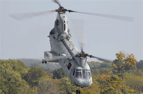 Military Equipment Database: Boeing Vertol CH-46 Sea Knight