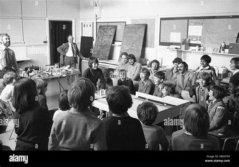 Secondary school classroom uk history hi-res stock photography and ...