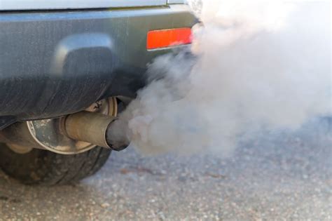 Engine smoking – why it happens and what to do | RAC Drive