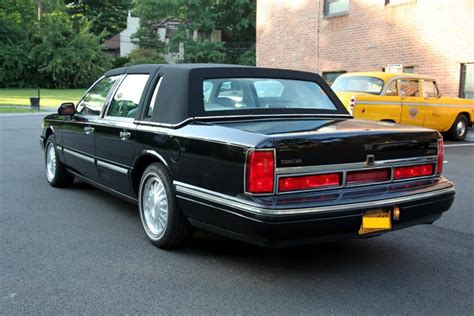 PICTURE CAR SERVICES LTD | Lincoln Town Car Black 1996 Luxury, Period ...