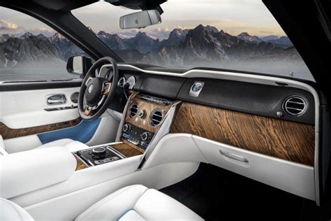 Rolls-Royce Cullinan SUV revealed - Car Body Design