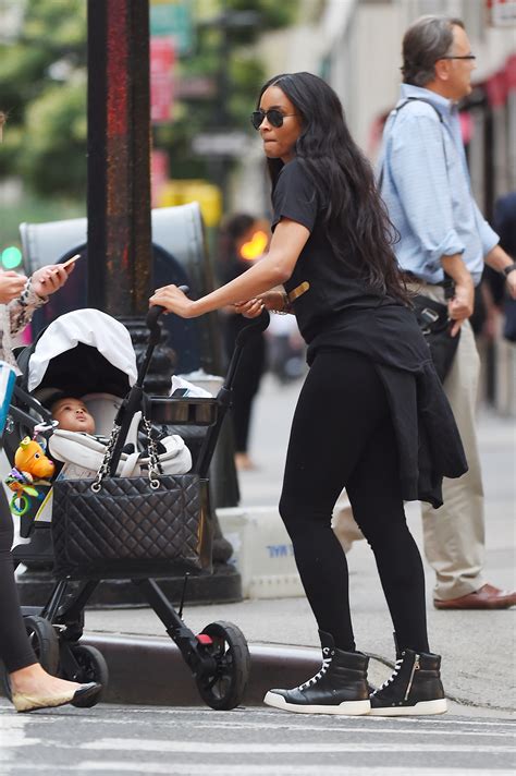 Ciara Gives Paps A Glimpse Of Baby Future (PHOTOS) | Global Grind