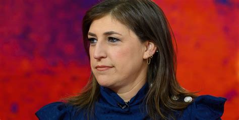 'The Big Bang Theory' Fans Are Rallying Around Mayim Bialik After She Received Harsh Feedback