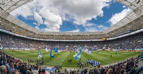 Bundesliga-Spiel TSG Hoffenheim gegen FC Bayern München von Business ...