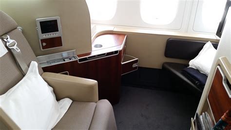 Airline Review: Qantas – First Class (Airbus 380-800 with Open Suites and Flat Beds) : Melbourne ...