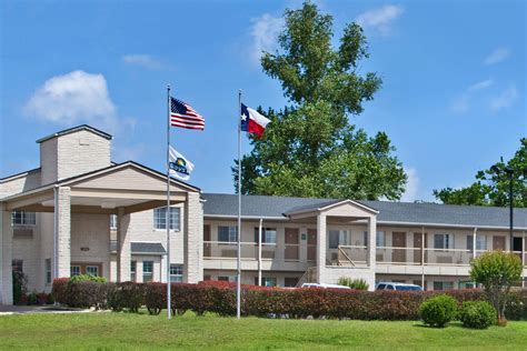 Days Inn by Wyndham Kerrville | Kerrville, TX Hotels