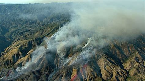 Highland fire burns 900 acres; closures, evacuations lifted - ABC30 Fresno