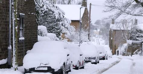 UK snow: Met Office issues amber warning as 'communities may be cut off' in -11C freeze - Mirror ...