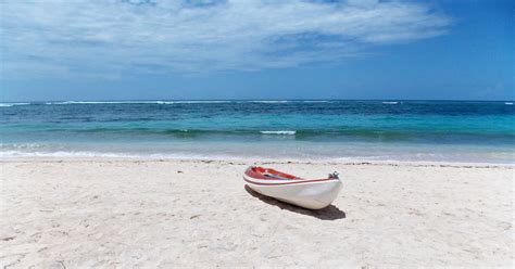 Pantai Sanur Bali - Daya Tarik, Aktivitas Liburan, Tiket Masuk