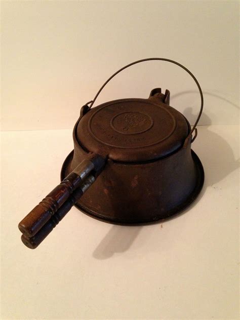 Antique Wagner Ware Sidney Cast Iron Waffle Maker Iron Vintage Early 1900s Camp | eBay | Waffles ...