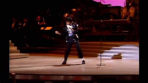 Michael Jackson - Billie Jean - LIVE Motown 25 Performance - HQ 1080p ...