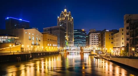 Milwaukee River Walk Tours - Book Now | Expedia