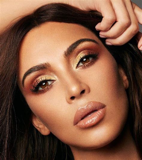 #Makeuplooks | Bronze makeup look, Kim kardashian makeup, Kardashian makeup