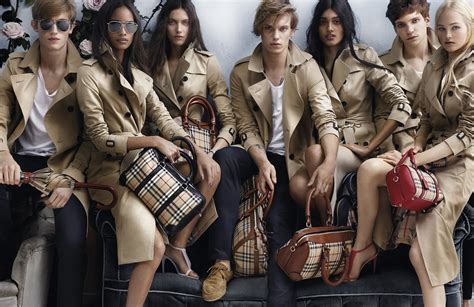 Explore | Burberry Continues to Embrace the Luxury Fashion-Technology ...