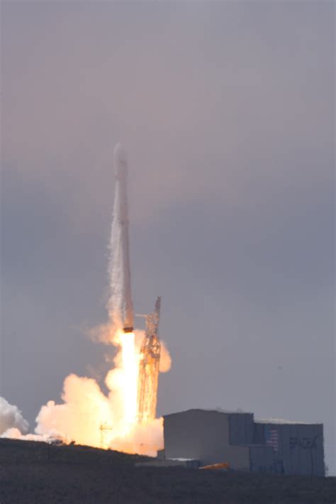 FALCON 9 LAUNCHES FROM VANDENBERG