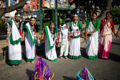 How Tharu people brought their festivals to Kathmandu (WATCH) - Babita Neupane :: Nepal Minute ...