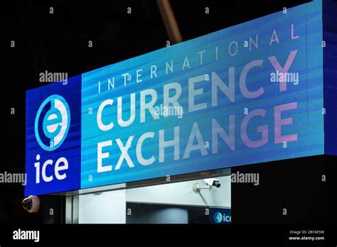 A view of a currency exchange kiosk in Shanghai Pudong International Airport Stock Photo - Alamy