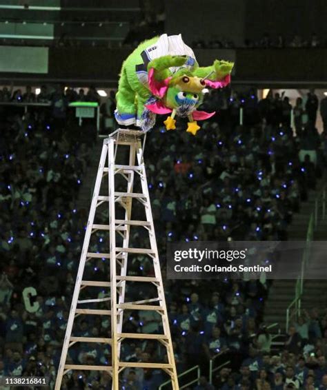 Orlando Magic Mascot Stuff Photos and Premium High Res Pictures - Getty ...