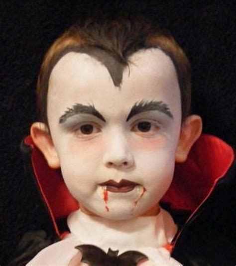 Easy Kids Vampire Face Painting. | Kids halloween face, Halloween ...