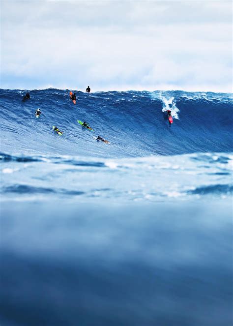 Shane Dorian, Jaws Ph: Brent Bielmann - high enough to see the sea