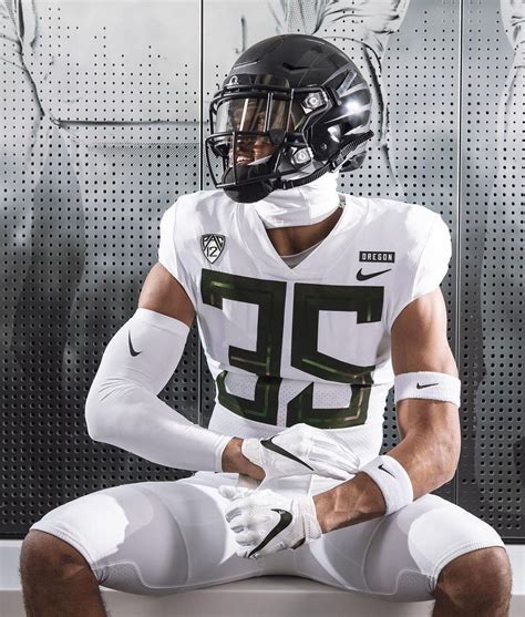 Oregon Ducks to wear matte black helmets, white uniforms at Arizona - oregonlive.com