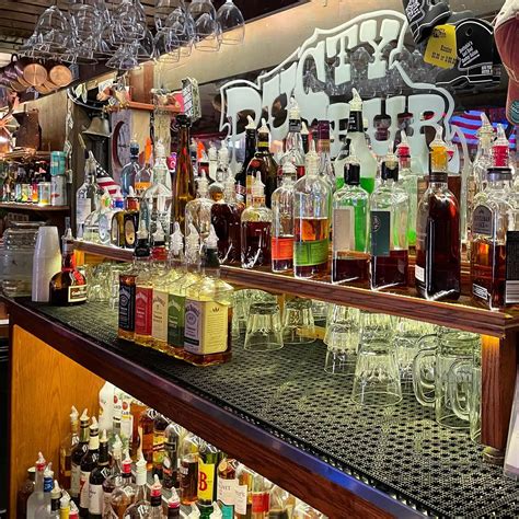 8 Best Bars in Old Town Scottsdale | 2023