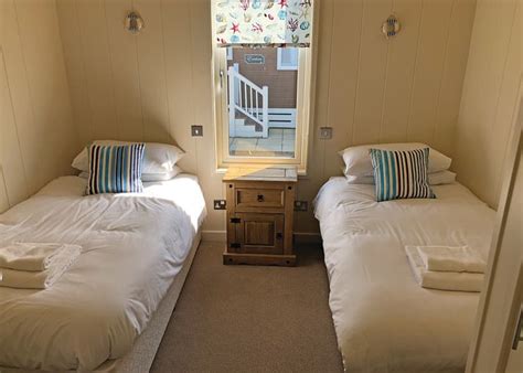 The Hollies Kessingland in Lowestoft – Holiday Parks - Book Online - Hoseasons