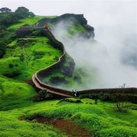 15 Famous Tourist Places in Pune - Geek of Adventure