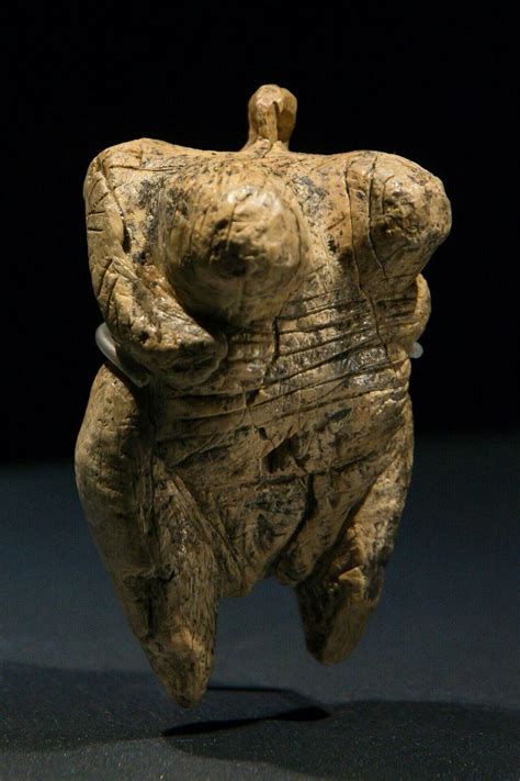 Venus of Hohlefels, the earliest Venus figurine, 35000-40000 years ago | Neolithic art, Ancient ...