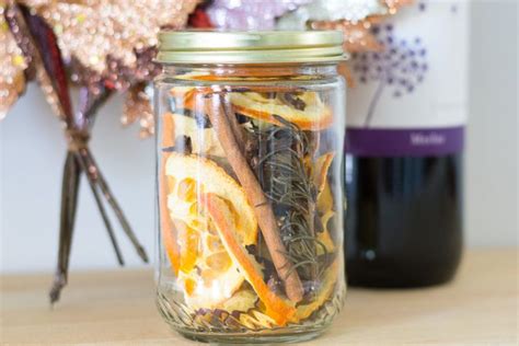 10 DIY Potpourri Recipes That Will Make Your Home Smell Delicious