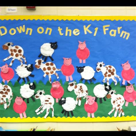 Bulletin board farm. | Farm theme preschool, Farm classroom theme, Farm preschool