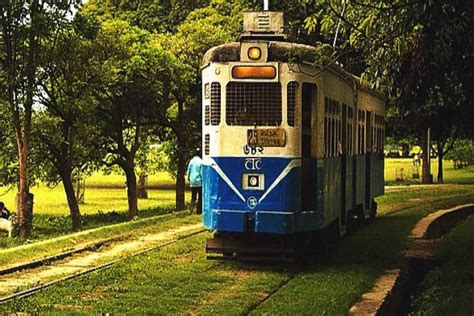 Kolkata to have limited tram routes, more trolley buses - The Statesman