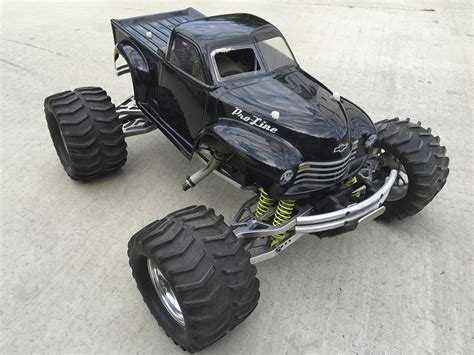 Maxxed out Traxxas T-Maxx by Rob DeLeon [Reader's Ride] - RC Car Action