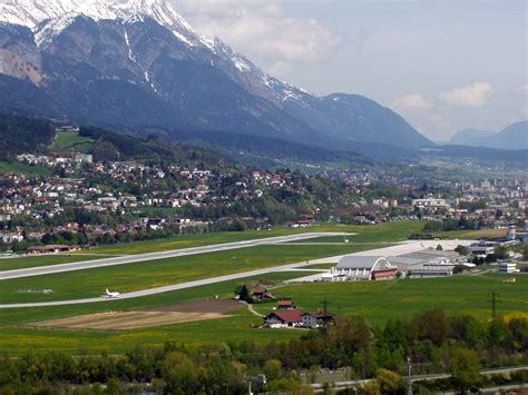 File:Innsbruck Airport.jpg - Wikipedia