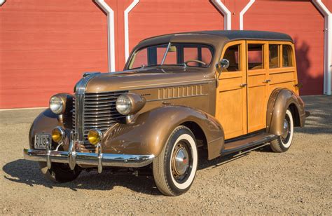 Car of the Week: 1938 Pontiac woodie wagon | Mark Wein Guitar Lessons