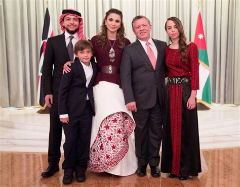 Queen Rania and King Abdullah II with their family in 2016 | Queen ...