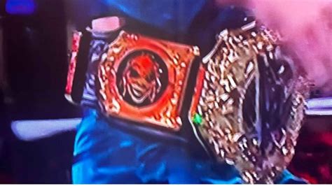 Seth Rollins honors Bray Wyatt with Fiend mask sideplate on his WWE title