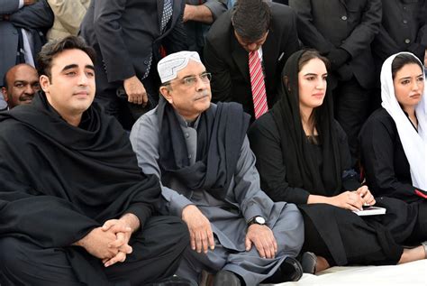 Bilawal Bhutto Zardari, Asif Ali Zardari visits mazars of Bhutto family ...