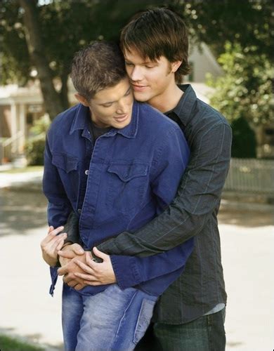 Sam hugging Dean - Supernatural Photo (19267927) - Fanpop