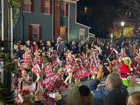 Photos from the 2022 West Cape May Christmas Parade – High Tide