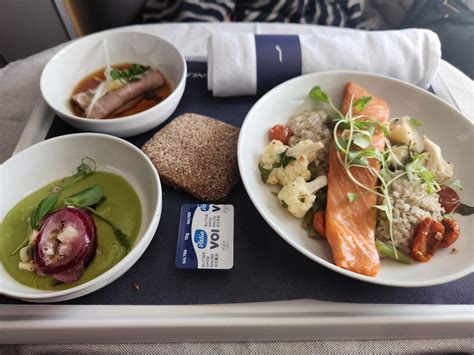 Finnair Business Class Food Review + menu (Helsinki to Bangkok)