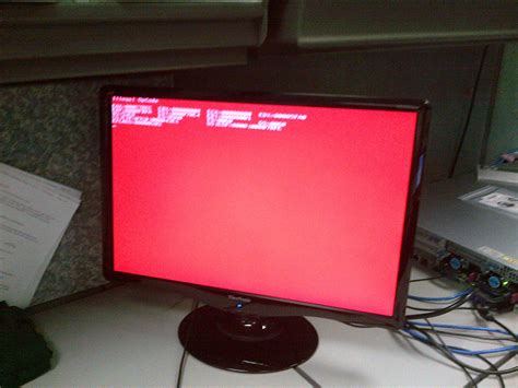 Red Screen of Death? : windows