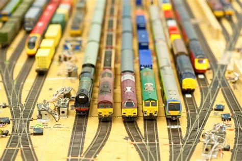 How to Choose the Right Model Train Set - Charles Ro Supply Company