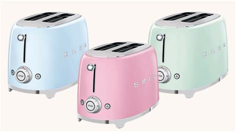 Smeg Makes Vintage-Looking Toasters In A Variety of Cute Colors