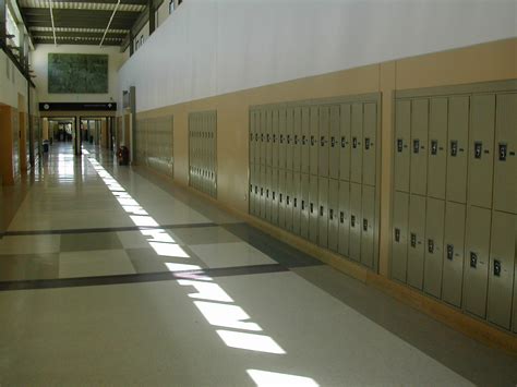 Superior® Corridor-Student Lockers | Storagecraft